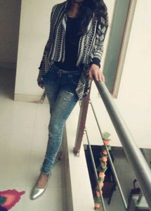 Beautiful Styled Woolen Jacket 🖤🤍