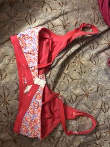 Van Huesen Bra (never Worn )