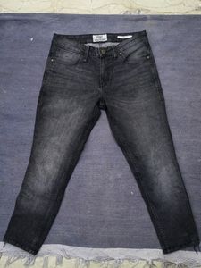 The Roadster Lifestyle Co Men Black Tapered Jeans