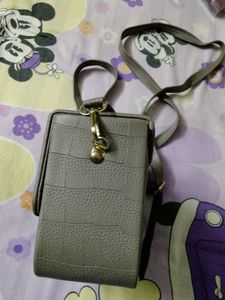 Fashionable Women&#39;s Purse