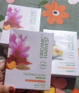 Buy1 Get 2 FREE 🥳✨ FACIAL KIT
