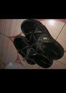 STYLISH BLACK COLOUR FLIP FLOPS