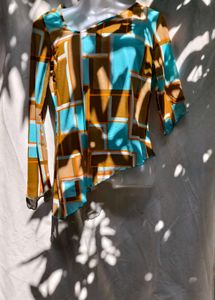 531210. Geometric Print Top