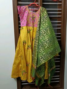 Ethnic gown With Zari Dupatta