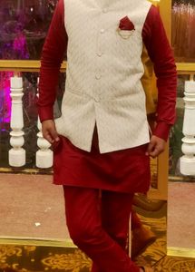 Men&#39;s Mehroon Kurta Pajama with Vest