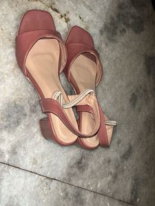 heels sandals size 5