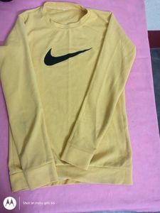 Nike Yellow full sleeve tshirt comfort for winter.