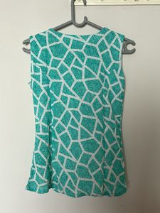 A Green Printed Casual Top
