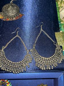 Giveaway Earring Collection Of 12