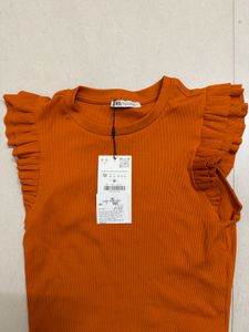 ZARA KNITTED RUFFLE TOP
