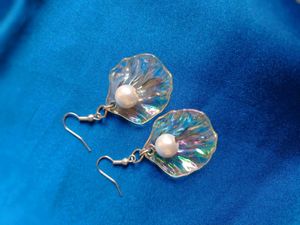 Pearl Shell Dangle Earrings