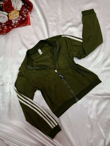 Sporty Olive Green Cropped Jacket