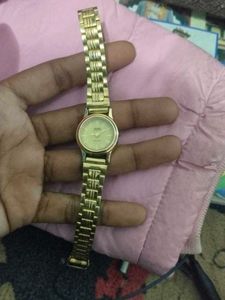 Elegant Gold Women's Watch