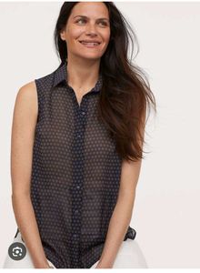 H&M Sleeveless Button-Down Top