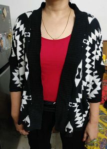 SALE 🛍️ SHRUG - BLACK &amp; WHITE 🧥