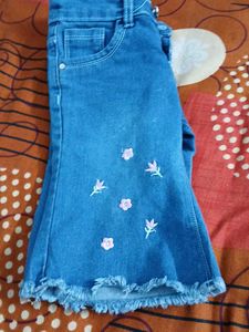Cute Floral Denim Shorts