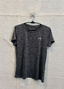 🇺🇸Under Armour Imported Gray Athletic T-Shirt