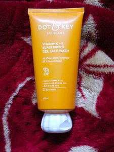 Dot & Key Vitamin C Face Wash