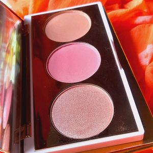 Myglamm 3 In 1 Highlighter + Blush + Bronzer Kit (