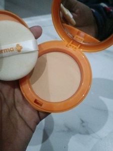 Derma Co Sunscreen Compact SPF 50