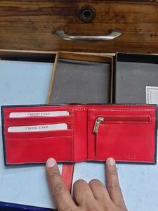 Laurels Black Leather Wallet