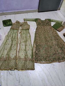 Reduced Price Beautiful 4 Pieces Set