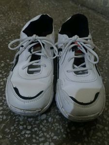 These R Casual Sneakers