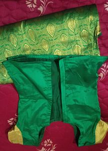 Green pattu pavada