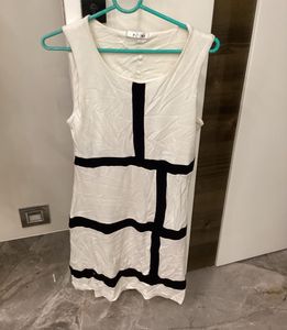 Chic Sleeveless Dress