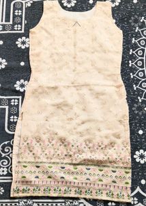 Embroidered Sleeveless Kurta