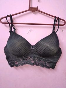Dressberry New Stylish Black Bra with Lace Detail