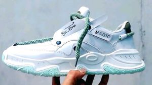 White Fashion Sneakers