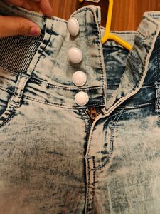 Light Blue Washed Denim  Skinny Jeans(Women)