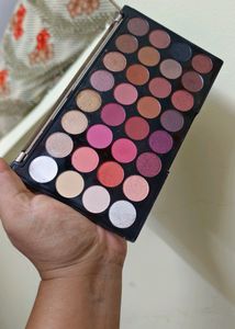 Makeup Revolution Eyeshadow Palette