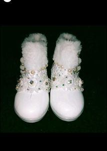 Vintage White Pearl &amp; Fur Baby Booties