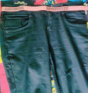 Ye Jeans Or Jaggings mere Size Ke Nahi Hai