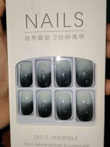Ombre Press-On Nails - 24 Piece Set