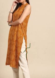 Mustard Sleeveless Bandhani Print Straight Kurta