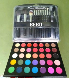 Eyeshadow palette and makup brushes