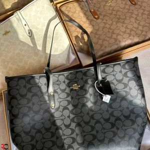 COACH TOTE BAG IN SIGNATURE CANVAS WD BOX