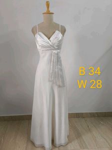 Elegant White Gown🎉🎊 Price Drop