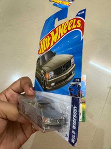 Hot Wheels &#39;89 Mercedes &amp; Gordon Murray Automotive