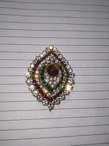 Elegant Saree Brooch.