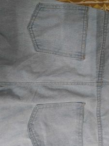 Jeans+ Free 2 Items