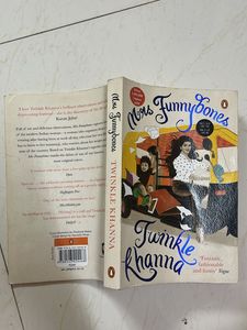 Mrs Funnybones By Twinkle Khanna