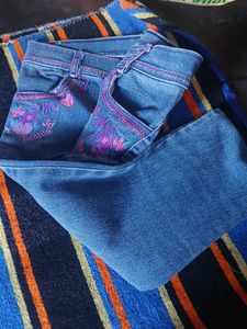 Girls&#39; Embroidered Denim Jeans