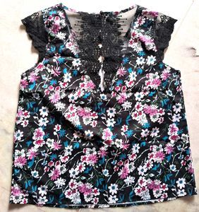 Floral Lace Top..🎀