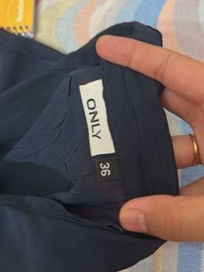 Women Sleeveless Solid A-line Dress