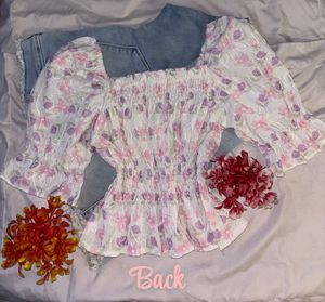 Floral Puff Sleeve Smocked Top.BRAND NEW