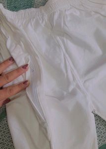 White Shorts With Both Sides Zip Pockets